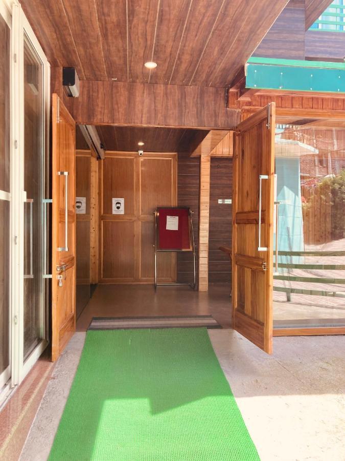 Vista Hill Resort- Centrally Heated & Air Cooled Resort, Manali Экстерьер фото